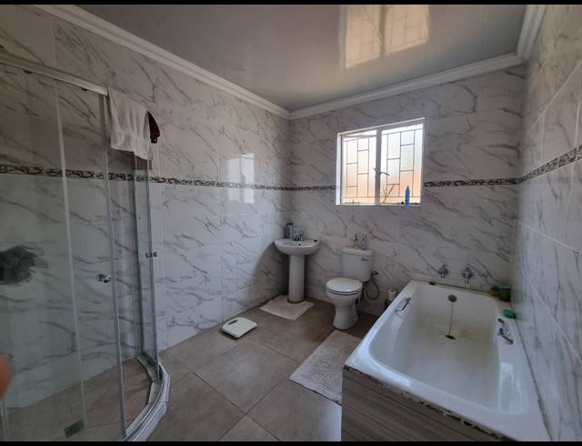 3 BEDROOM HOUSE FOR SALE IN VANDERBIJLPARK SE 6